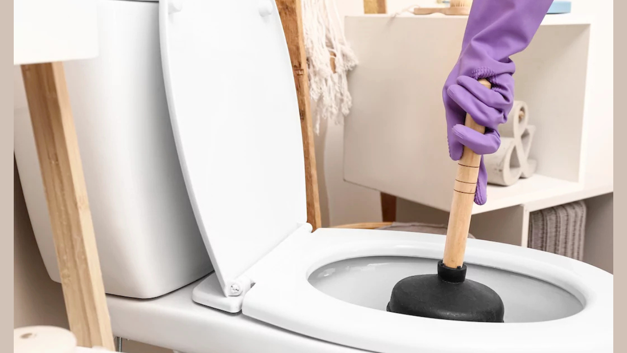 7 Ways to Unclog a Toilet Without a Plunger